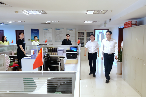 劉小軍董事長照片.png